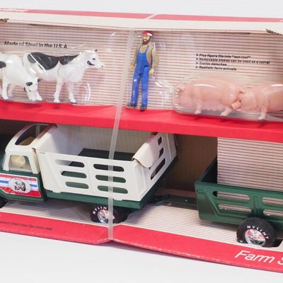 Sale Photo Thumbnail #44: NIB Nylint No.1181 Farm Set