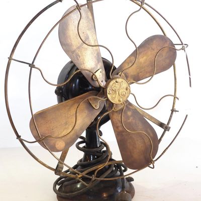 Sale Photo Thumbnail #160: General Electric No.361178 desk fan