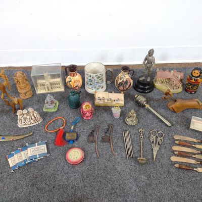 Sale Photo Thumbnail #459: European, Tibetan & Turkish Ethnographic Souvenirs