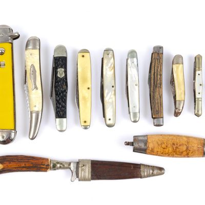 Sale Photo Thumbnail #292: 12 Pocket Knives Incl. Shur-Snap Switch Blade & Mother-Of-Pearl