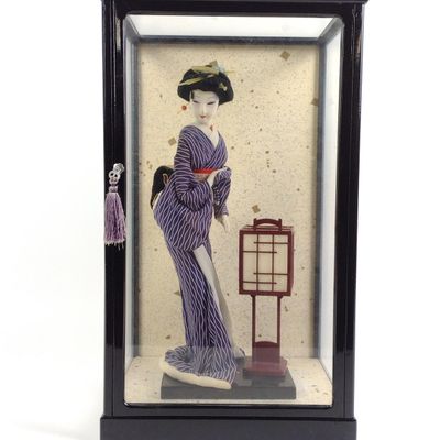 Sale Photo Thumbnail #224: Vintage Japanese Geisha Doll In Glass Display Case