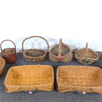 Sale Photo Thumbnail #422: 7 Vintage Baskets Incl. Longaberger