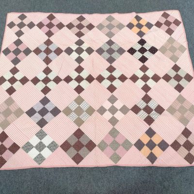 Sale Photo Thumbnail #228: American Diamond Lattice Patchwork Quilt