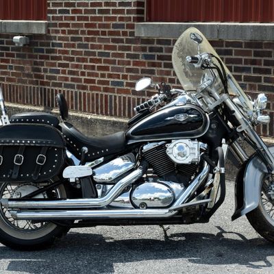 Sale Photo Thumbnail #10: 2005 Suzuki Boulevard Motorcycle