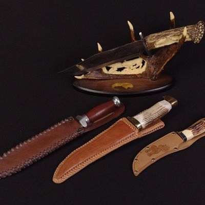 Sale Photo Thumbnail #150: 4 Knives Incl. Trophy Stag