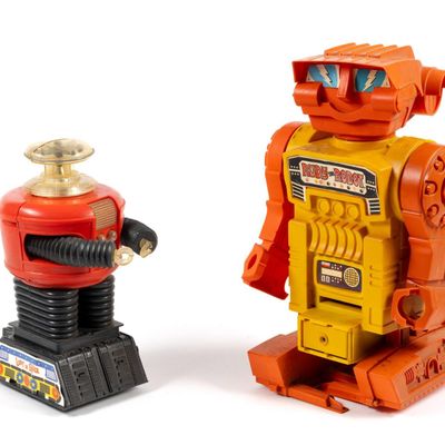 Sale Photo Thumbnail #297: Vintage Rudy The Robot & Remco Lost In Space B-9 Robot