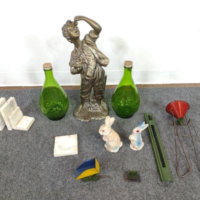 Sale Photo Thumbnail #496: Vintage Novelties, Glassware, and Cast Iron Collectibles