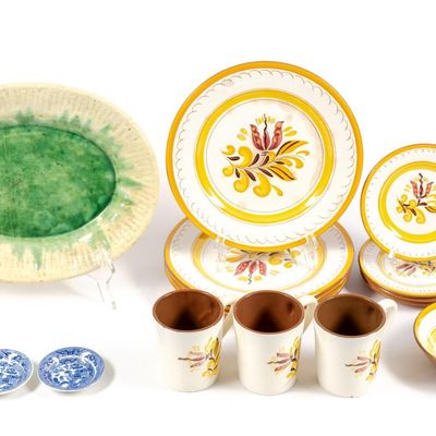Sale Photo Thumbnail #291: Partial Stangl Pottery Set & Majolica Platter By Caldas Successor
