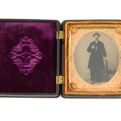 Sale Photo Thumbnail #34: Antique Daguerreotype Tintype