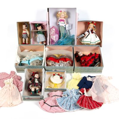 Sale Photo Thumbnail #90: 9 Madame Alexander Dolls Incl. Lissy