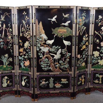 Sale Photo Thumbnail #310: Chinese 5-Panel Lacquer Room Divider