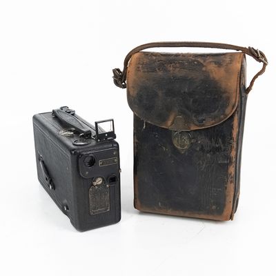 Sale Photo Thumbnail #409: Vintage Cine-Kodak Model B Camera Set