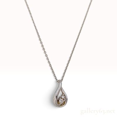 Sale Photo Thumbnail #460: 4°C Pt850 Platinum and Natural Diamond Teardrop Pendant Necklace