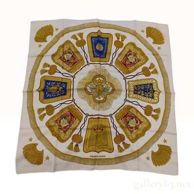 Sale Photo Thumbnail #308: Vintage Hermes Poste et Cavalerie White and Gold Silk Carre 90