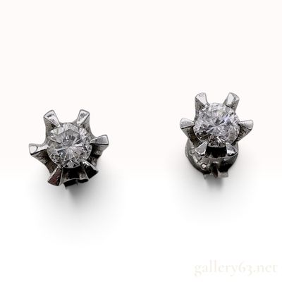 Sale Photo Thumbnail #478: Platinum and 0.60ctw Natural Diamond Buttercup Stud Earrings