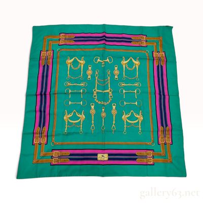 Sale Photo Thumbnail #333: Longchamp Equestrian Hardware Motif Green Silk Scarf 90 cm
