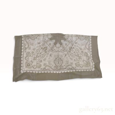 Sale Photo Thumbnail #588: NWT Gucci Taupe and Cream Paisley Silk Scarf 132 x 65 cm