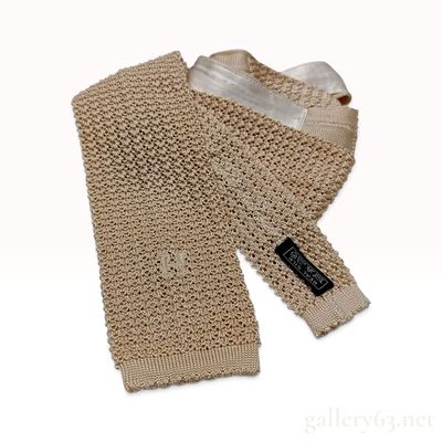 Sale Photo Thumbnail #600: Hermes Embroidered H Logo Beige Silk Knit Necktie