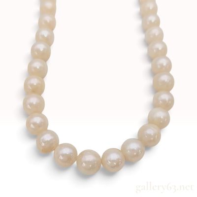 Sale Photo Thumbnail #626: A Vintage Cultured Pearl and Silver Necklace 18 Inch