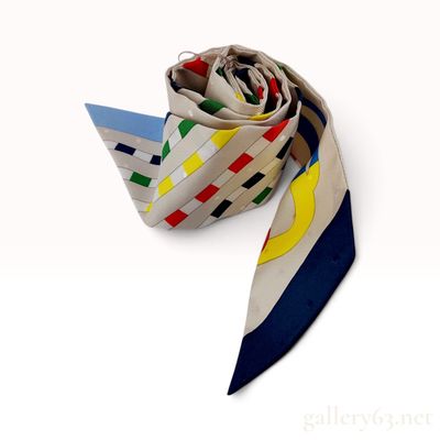Sale Photo Thumbnail #211: Hermes Bouclerie Moderne Plumetis Craie/Bleu/Rouge Silk Twilly with Retail Tag