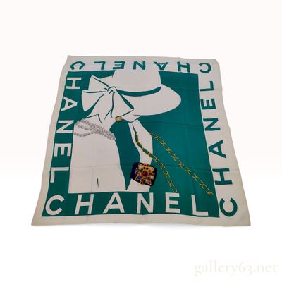 Sale Photo Thumbnail #560: Vintage Chanel Mademoiselle Profile Green and White Silk Carre 90