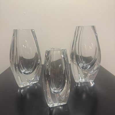 Sale Photo Thumbnail #13: Baccarat Crystal "Bouton d'Or" Vases, Set of 3 -- Graduated Triangular Form, Signed France, Retired Pattern