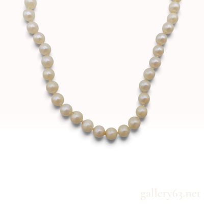 Sale Photo Thumbnail #549: A Vintage 14 Karat Yellow Gold and Cultured Pearl Necklace