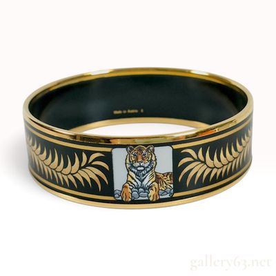 Sale Photo Thumbnail #455: Vintage Hermes Tigre Royal Black Enamel Wide Bangle Bracelet with Box