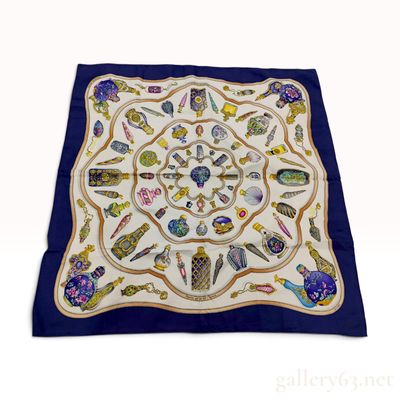 Sale Photo Thumbnail #33: Hermes Pourvu qu'on ait l'ivresse Navy Blue Silk Carre 90