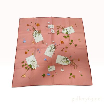 Sale Photo Thumbnail #538: Hermes Des Fleurs Pour Le Dire Pink Silk Carre 45 with 2007 Collection Booklet