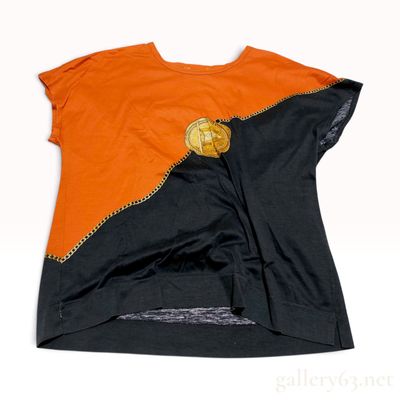 Sale Photo Thumbnail #34: Vintage Gucci Color-Block Chain Print Orange and Black Cotton T-Shirt Small