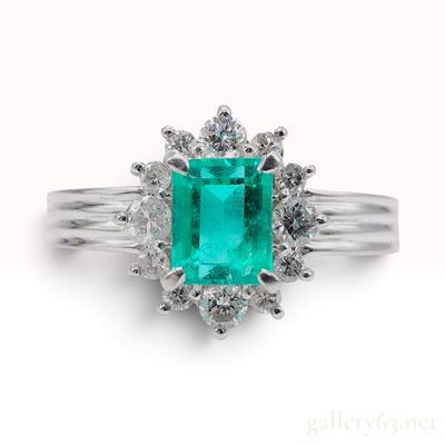 Sale Photo Thumbnail #316: Pt850 Platinum 0.84ct Emerald and 0.34ctw Natural Diamond Cluster Ring