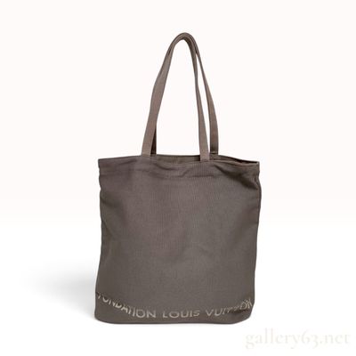 Sale Photo Thumbnail #218: Fondation Louis Vuitton Museum Shop Gray Canvas Tote Bag