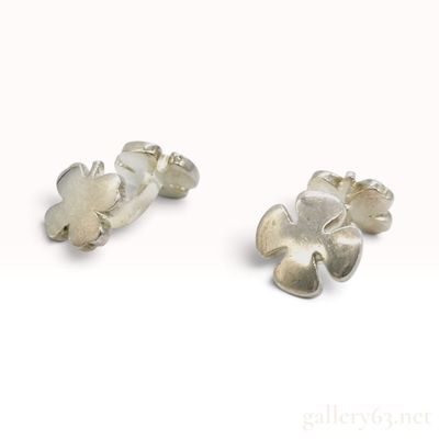 Sale Photo Thumbnail #387: Vintage Chanel Four-Leaf Clover Silver Cufflinks