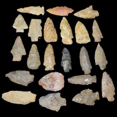 Sale Photo Thumbnail #576: Lot of Miscellaneous Woodland and Archaic Arrowheads, Tennessee