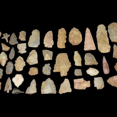 Sale Photo Thumbnail #581: Lot of Miscellaneous Woodland and Archaic Arrowheads, Tennessee