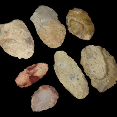 Sale Photo Thumbnail #489: Lot of Miscellaneous Flint Tools and Blades, Kansas