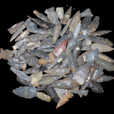 Sale Photo Thumbnail #585: Lot of Miscellaneous Woodland and Archaic Arrowheads, Tennessee