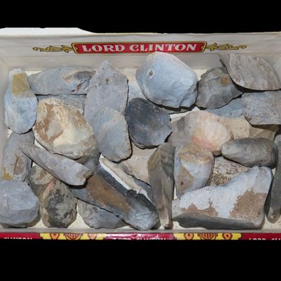 Sale Photo Thumbnail #504: Box of Thumb Scrapers and Scrapers from Site in Kansas