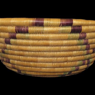 Sale Photo Thumbnail #556: 9" x 3 3/4" Native Starburst Basket
