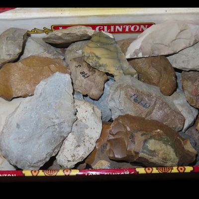 Sale Photo Thumbnail #495: Box Full of Mandan Flint Tools, Found in the Dakotas