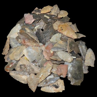 Sale Photo Thumbnail #590: Lot of Miscellaneous Woodland and Archaic Arrowheads, Tennessee