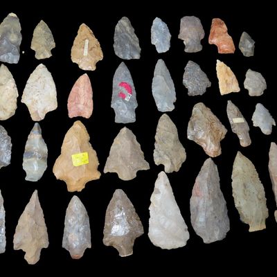 Sale Photo Thumbnail #575: Lot of Miscellaneous Woodland and Archaic Arrowheads, Tennessee