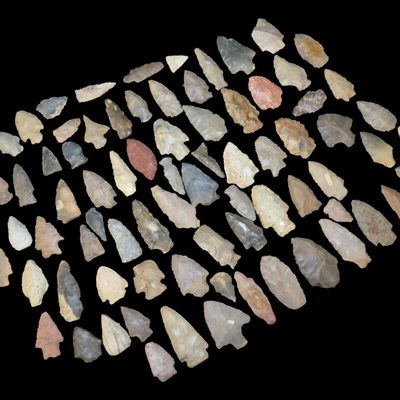 Sale Photo Thumbnail #577: Lot of Miscellaneous Woodland and Archaic Arrowheads, Tennessee