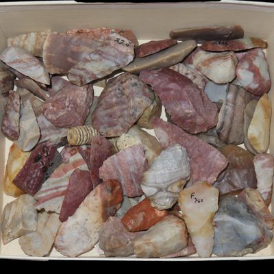 Sale Photo Thumbnail #408: Lot of Thumb Scrapers, Alibates Material, New Mexico