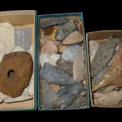 Sale Photo Thumbnail #485: Lot of Thumb Scrapers, Points, and Pipe, Kansas