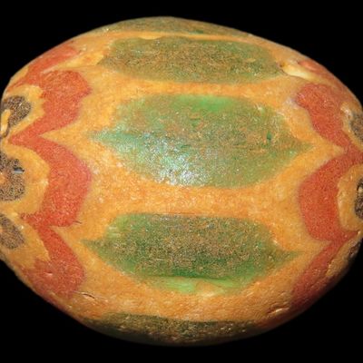 Sale Photo Thumbnail #311: 1" Green, White, and Red Chevron Historic Bead