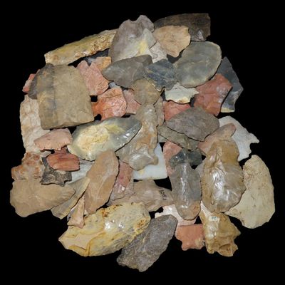 Sale Photo Thumbnail #587: Lot of Miscellaneous Woodland and Archaic Arrowheads, Tennessee