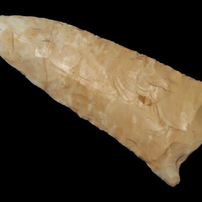 Sale Photo Thumbnail #350: 3 3/4" Kirk Snapped Base, Local Chert, Clay Co., Arkansas, Well Made, Ex. George Robertson