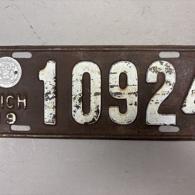 1919 Michigan 10924 Vintage License Plate